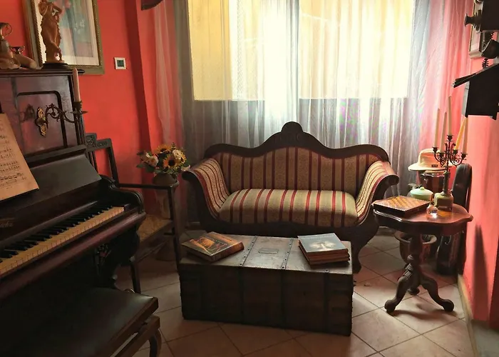 Florence Garden Apartment